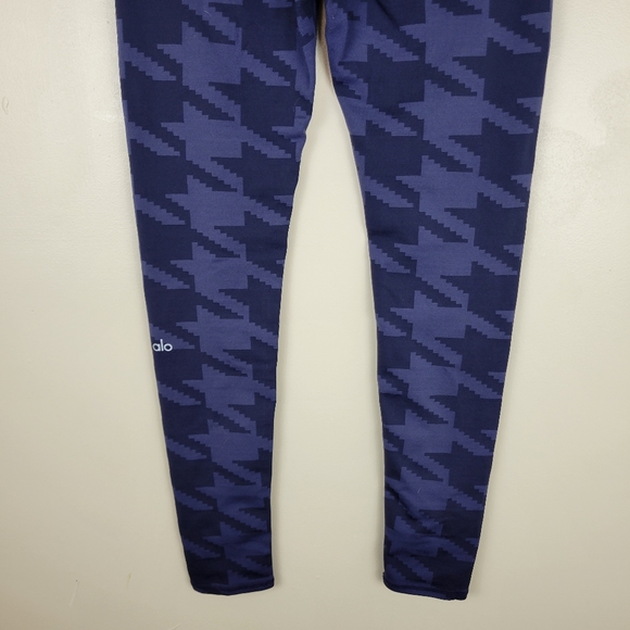 Alo Houndstooth Leggings - Picture 6 of 7